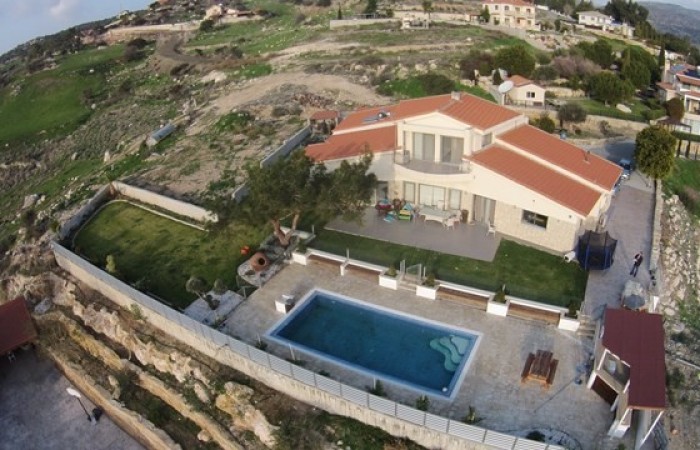 Parekklisia Villa for sale